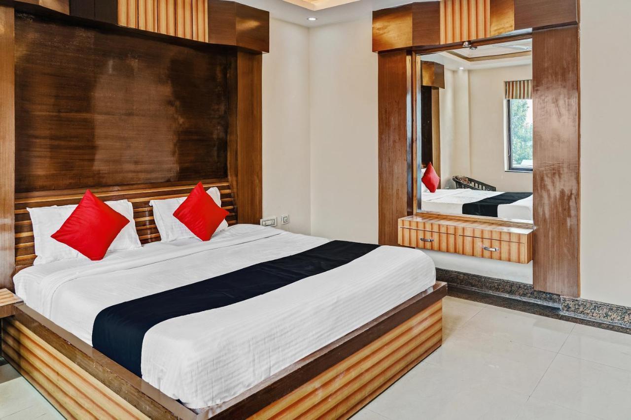 Capital O 1641 Hotel Radiance Paradise Dehradun Esterno foto